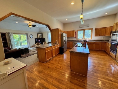 Home & 3 Acres In Hamilton Mo For Sale - image 11