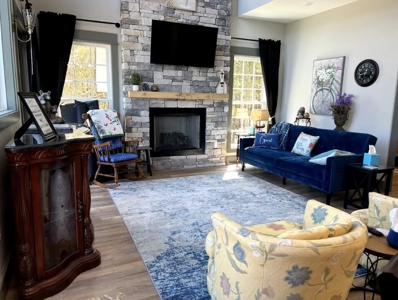 Lakefront Home & Cottage For Sale in Cherokee Village AR - image 3