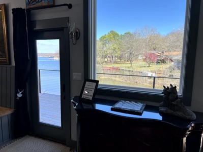 Lakefront Home & Cottage For Sale in Cherokee Village AR - image 6