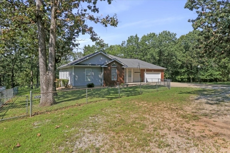 West Plains MO Country Home and 5 Acres in Beautiful Setting - image 31