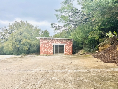 Lake Front To Hilltop Home With Acreage  On Lake Brownwood - image 29