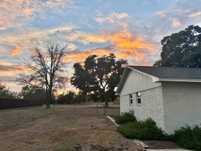 Lake Front To Hilltop Home With Acreage  On Lake Brownwood - image 3