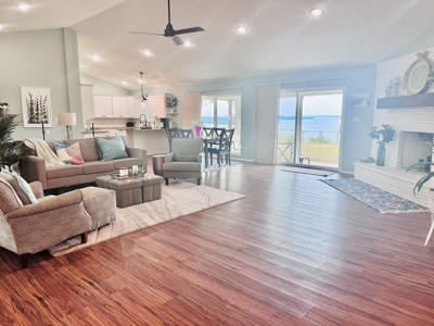 Lake Front To Hilltop Home With Acreage  On Lake Brownwood - image 10