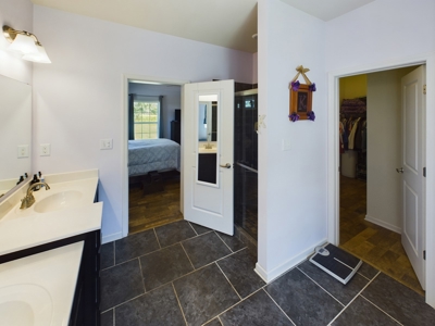Gorgeous Home in Hickory w/ 3.87+/- Acres - image 7