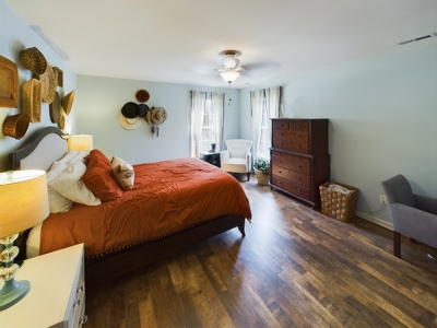 Gorgeous Home in Hickory w/ 3.87+/- Acres - image 16