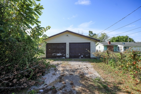 Bloomington, IN Estate Auction – Highland Village Investment - image 20
