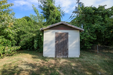 Bloomington, IN Estate Auction – Highland Village Investment - image 23