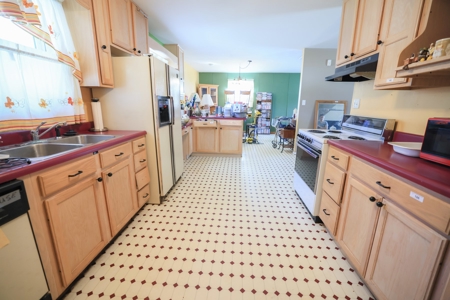 Bloomington, IN Estate Auction – Highland Village Investment - image 6