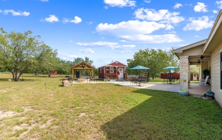 Beautiful 2015 Custom-Built Ranch on 10.72 Acres in Live Oak - image 5