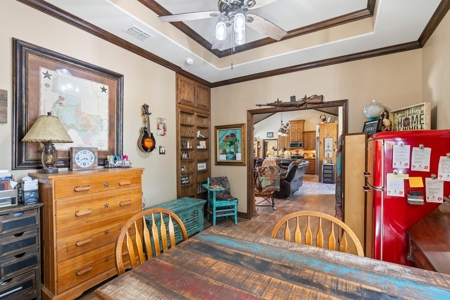 Beautiful 2015 Custom-Built Ranch on 10.72 Acres in Live Oak - image 31