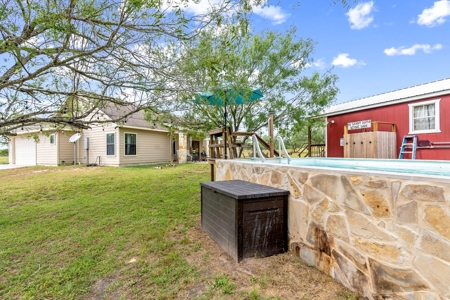 Beautiful 2015 Custom-Built Ranch on 10.72 Acres in Live Oak - image 9