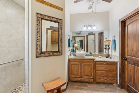 Beautiful 2015 Custom-Built Ranch on 10.72 Acres in Live Oak - image 38