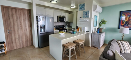 Gorgeous 1 bedroom apartment overlooking the ocean - image 1