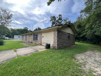 Brick Home for Sale Esto Florida - Handyman Special - image 17