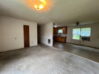 Brick Home for Sale Esto Florida - Handyman Special - image 4