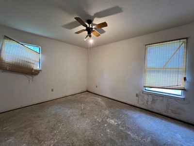 Brick Home for Sale Esto Florida - Handyman Special - image 22