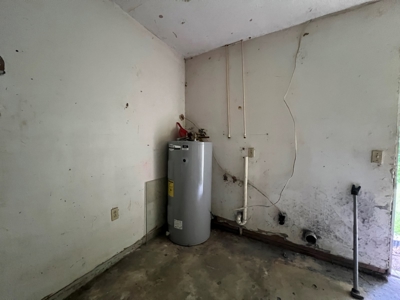 Brick Home for Sale Esto Florida - Handyman Special - image 14