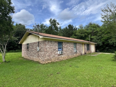 Brick Home for Sale Esto Florida - Handyman Special - image 1