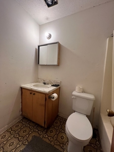 Brick Home for Sale Esto Florida - Handyman Special - image 10