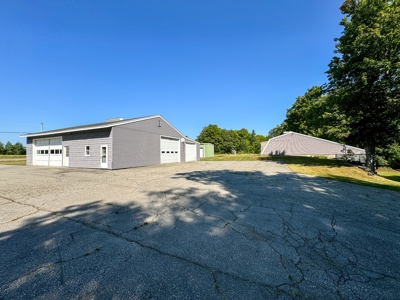 Eastern River Tidal Waterfront Home - image 3