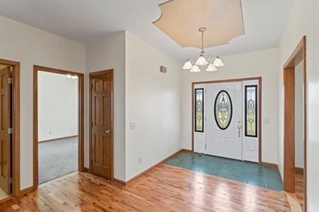 Cameron Country Home & Acreage - Easy Access To I-35 - image 10