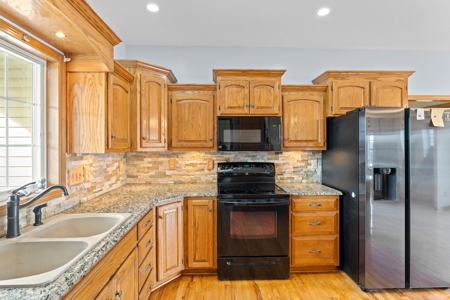 Cameron Country Home & Acreage - Easy Access To I-35 - image 18