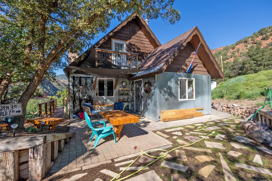 2-bedroom home on site
