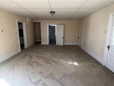 Charming 3-Bedroom Victorian Cottage - image 12