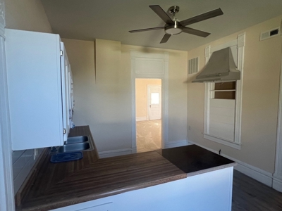 Charming 3-Bedroom Victorian Cottage - image 7