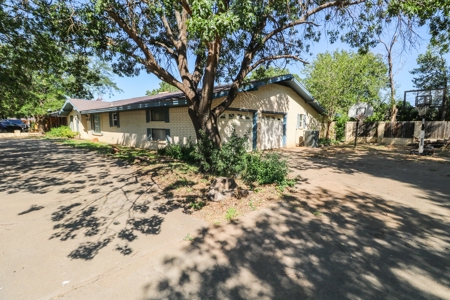 SUPER SPACIOUS HOME w/SUNROOM AND BASEMENT! In Littlefield! - image 32