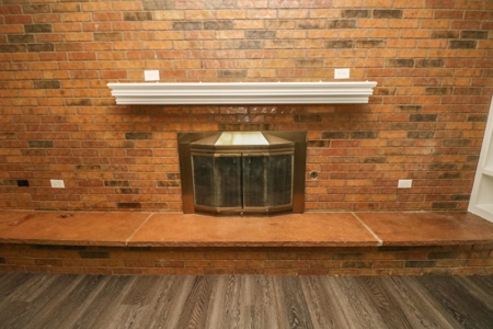 SUPER SPACIOUS HOME w/SUNROOM AND BASEMENT! In Littlefield! - image 15