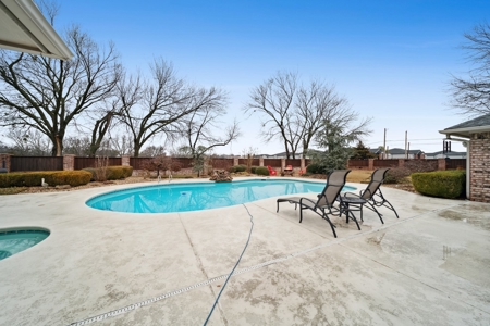 Pryor, OK Home in Town For Sale - image 37
