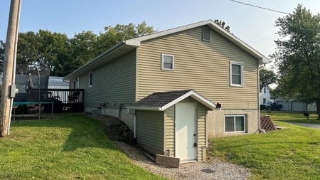 Ranch Home on Small Acreage - image 3