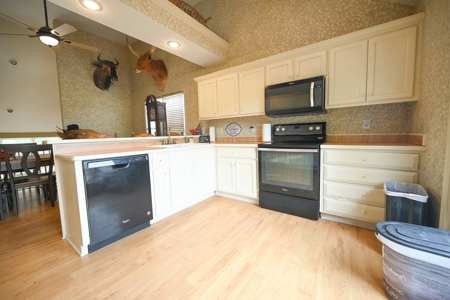 Home for Sale Harrisonville, MO - image 10