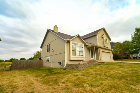 Home for Sale Harrisonville, MO - image 37