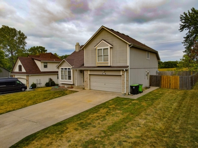 Home for Sale Harrisonville, MO - image 3