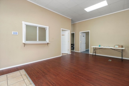 Commercial Office Building - 1006 Nettleton Avenue, Thayer - image 4
