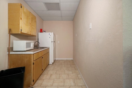 Commercial Office Building - 1006 Nettleton Avenue, Thayer - image 25