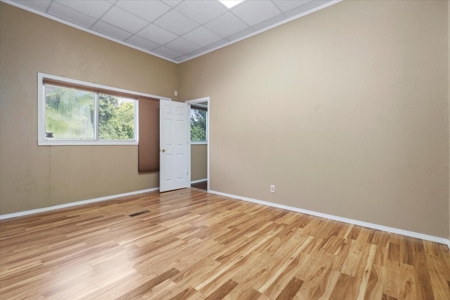 Commercial Office Building - 1006 Nettleton Avenue, Thayer - image 6
