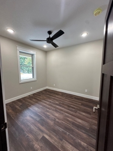 Custom-Built Lakefront Home for Sale by Owners-Move-In Ready - image 4