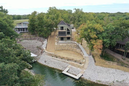 Custom-Built Lakefront Home for Sale by Owners-Move-In Ready - image 25