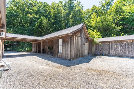 Chaumette Vineyard & Winery in Ste. Genevieve Missouri - image 34