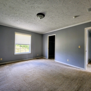 Beautiful Country Home for Sale Near Huntsville, MO - image 15