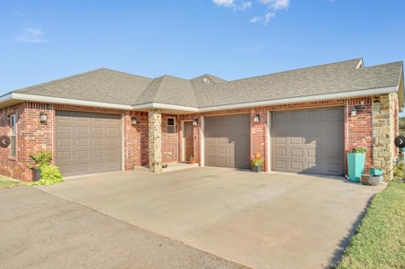 Luxury Home For Sale Near Elk City, Oklahoma - image 10