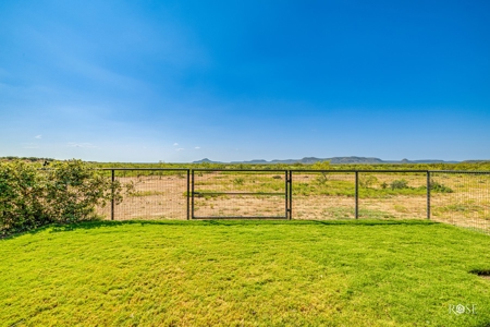 Tennyson Gentleman's Hunting and Livestock Ranch near San An - image 12