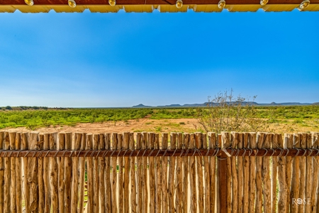 Tennyson Gentleman's Hunting and Livestock Ranch near San An - image 32