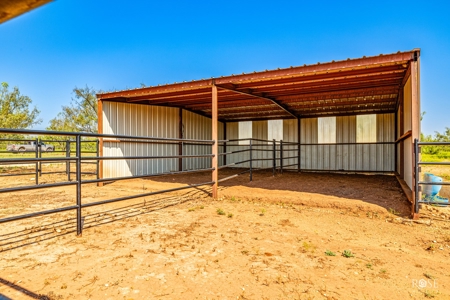 Tennyson Gentleman's Hunting and Livestock Ranch near San An - image 49