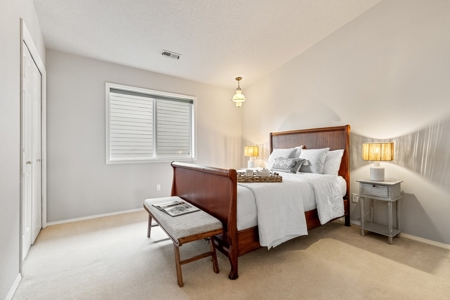 Stunning Columbia River Views with Multifamily Potential! - image 27