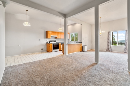 Stunning Columbia River Views with Multifamily Potential! - image 31