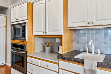 Stunning Columbia River Views with Multifamily Potential! - image 20
